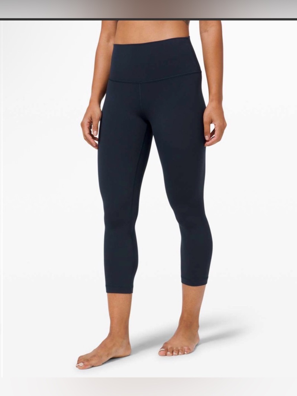 Lululemon Align Crop high waist leggings
Size 12 Inseam *21" True Navy